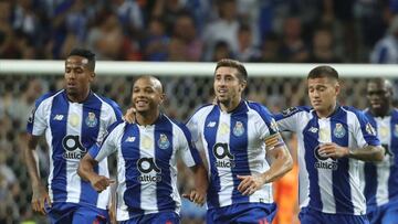 Hector Herrera inició como capitán en la victoria de los 'Dragones' 1-0 sobre el Tondela mientras que Corona entró de cambio.