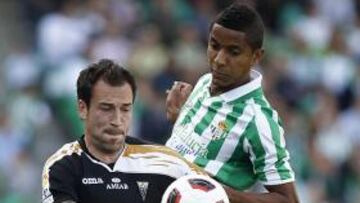 Tato, ante el Betis.