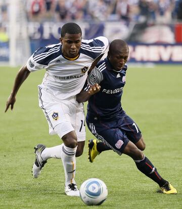 El nacido en New York de origen jamaiquino logró llegar a la cifra de 100 goles en la MLS con 5 equipos diferentes. Pero está próximo a salir del Top 10 con la nueva incorporación de Wright-Phillips a este selecto grupo. Buddle empezó su camino goleador en la MLS con el Columbus Crew donde marcó 42 tantos. Después jugó para el New York Red Bulls durante una temporada logrando anotar 6 veces. Su mayor cuota goleadora la consiguió con Los Angeles Galaxy conseguir 45 goles en cinco campañas. Finalmente jugaría para el Colorado Rapids, franquicia con la que consiguió meter 7 anotaciones en dos temporadas.