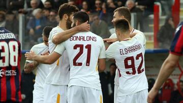 Los jugadores del Roma celebran un gol. 