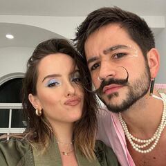 Camilo revela el significado del collar de leche materna que le hizo su esposa Evaluna