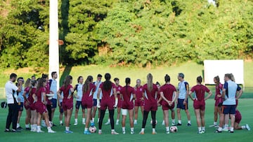 Las jugadoras de España, en el entrenamiento previo a la final que se disputa esta noche. EFE/ Diana Sánchez
