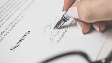 Esto es lo que significa que una persona subraye su nombre en la firma según la grafología