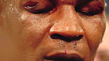 <B>DURO CASTIGO.</B> El rostro de Tyson al final del combate.