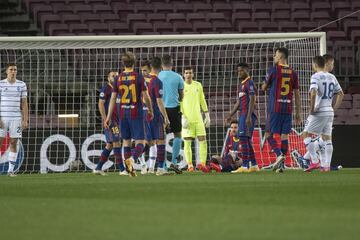 1-0. Jugada del penalti de Denys Popov a Leo Messi. El astro argentino anotó desde los once metros.