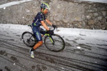 A falta de dos etapas, Nairo Quintana lidera la competencia con 39 segundos de ventaja  sobre Mollema