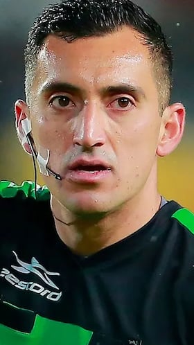 Uno de los árbitros que mas amonesta será el encargado del encuentro