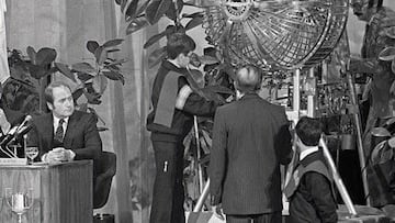 El día que los bombos de la Lotería Nacional se usaron para el sorteo del Mundial 82 y todo salió mal: “Este era el de la polémica”