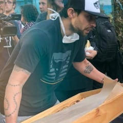 El gesto de Valdivia con la gente en un paradero del Transantiago