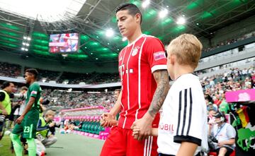 El volante James Rodríguez se estrenó con la camiseta del Bayern Múnich. El colombiano jugó los 45 minutos de la final de la Telekom Cup que ganó su equipo 2-0 sobre el Werder Bremen y participó en el primer gol de Thomas Müller.