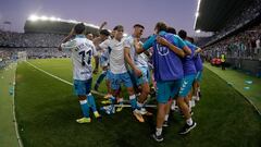 Los jugadores del Málaga, celebrando el 2-1 al Nàstic.