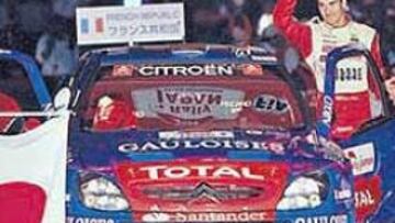 <b>AHORA, DE AZUL. </b>Dani, en la foto en la presentación del rally, ha abandonado el rojo de las primeras carreras.