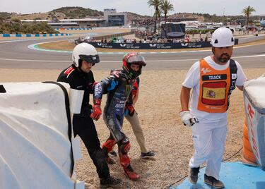 Fabio Quartararo ha salido por su propio pie tras el accidente producido en el Gran Premio de España de Moto GP 2023.