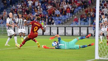 Abraham en el momento del gol de la Roma.