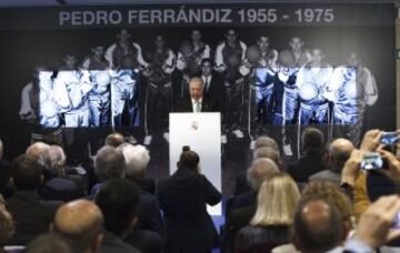 El acto en honor a Pedro Ferrándiz congregó a numerosos exjugadores del equipo blanco.