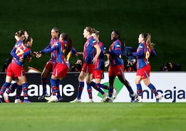 ¡Patri sirve y Alexia invita en otro Clásico copazo del Barça!