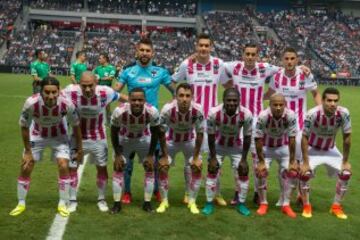 Chivas, Monterrey, América, Querétaro y Necaxa utilizaron el color rosa en su uniforme para apoyar el mes del cáncer de mama.