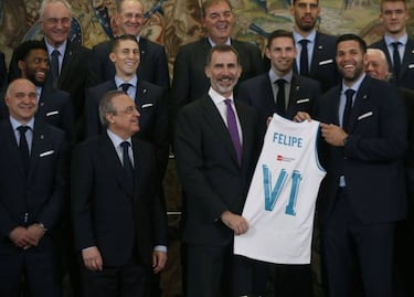Felipe VI recibió al Madrid: Llull lo plasmó en un selfie