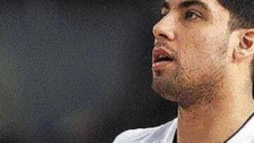 <b>PITADA SÓLO PARA ÉL.</b> A punto de cumplir 26 años (el 5 N), el base argentino Lucas Victoriano vive su tercera etapa en el Real Madrid, club que le trajo en 1997 y en el que aún busca continuidad.