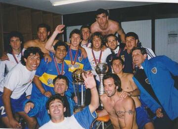 En noviembre de 2017 Nicolás Burdisso reveló fotos inéditas sobre los festejos de Boca Juniors en el vestidor 