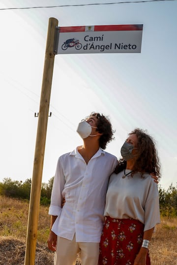 Hugo Nieto con su madre, Belinda Alonso. 