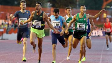 Saúl Ordóñez celebra su victoria en la final de los 800 metros del Campeonato de España Absoluto de Atletismo de Barcelona de 2017.