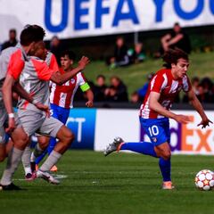 Un miura arrasa al Atlético