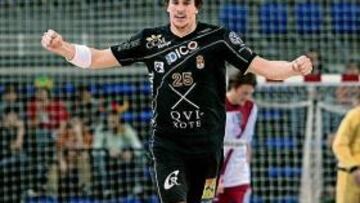 <b>SOBRESALIENTE. </b>Morros hizo un buen partido en el eje defensivo.