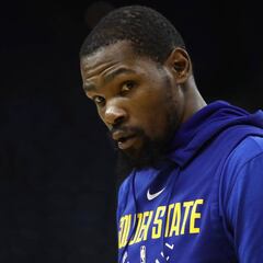 Kevin Durant renueva y perdona a los Warriors otros 5 millones