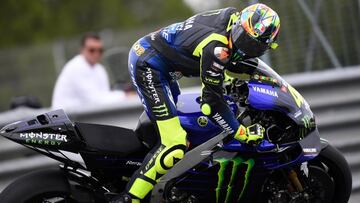 Rossi sobre la M1 durante un gran premio de 2019.