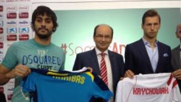 Presentación de Krychowiak y Arribas