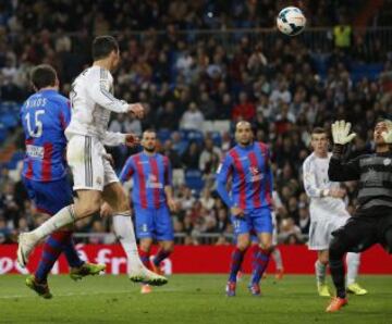 Cristiano Ronaldo tuvo el cuarto gol con un remate de cabeza.