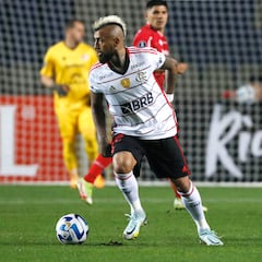 “Uno podría pensar...”: revelan cómo afronta Vidal su duro momento en Flamengo