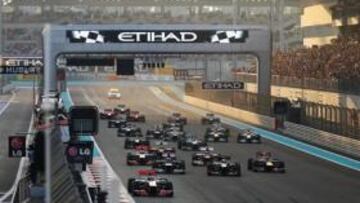 <b>REMONTADA. </b>Mientras el pelotón tomaba la salida desde la parrilla, Vettel y De la Rosa lo hacían desde el 'pit lane'. El alemán salvó después una difícil papeleta.