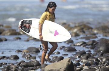 La prometedora carrera de la surfista salvadore?a se quebr車 de manera tr芍gica e inesperada a los 22 a?os al ser alcanzada por un rayo la playa El Tunco, su favorita y m芍s habitual, mientras entraba al agua para entrenar. D赤az hab赤a empezado a surfear con 9 a?os siguiendo la estela de su hermano y acumulaba participaciones en varios Centroamericanos, Latinoamericanos, Mundiales Junior e incluso alg迆n QS de la World Surf League.