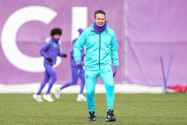 Anuar ejerce como anfitrión de un Valladolid en retroceso