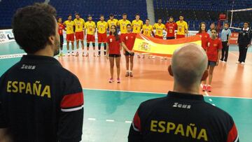 Los jugadores de la selecci&oacute;n espa&ntilde;ola de voleibol, en un entrenamiento.