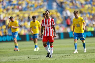 Jonathan Viera disfruta en el patio