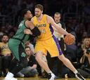 Pau Gasol reaparece con triunfo en el Clásico de la NBA
