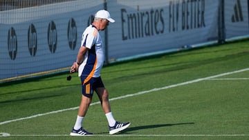 MADRID, SPAIN - AUGUST 17: Carlo Ancelotti, head coach of Real Madrid, during a Real Madrid training session ahead the first match of LaLiga EA Sports against RCD Mallorca at Ciudad Deportiva Real Madrid on August 17, 2024 in Madrid, Spain. (Photo By Oscar J. Barroso/Europa Press via Getty Images)