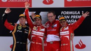 Raikkonen, Alonso, Domenicali y Massa, en el podio.