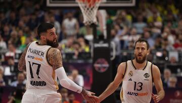Berlin (Germany), 24/05/2024.- Real Madrid'Äôs Vincent Poirier (L) celebrates scoring with Real Madrid'Äôs Sergio Rodriguez during the Final Four EuroLeague semi final match between Real Madrid and Olympiacos Piraeus, in Berlin, Germany, 24 May 2024. (Baloncesto, Euroliga, Alemania, Pireo) EFE/EPA/CLEMENS BILAN
