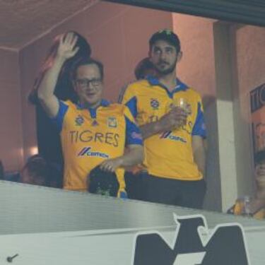 Rob Schneider estuvo presente en la final Tigres vs Pumas