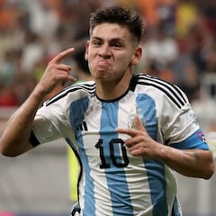 Manchester City set to land Argentine wonderkid Claudio Echeverri from River Plate