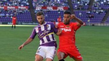 Rodri pelea un bal&oacute;n con Bouz&oacute;n.