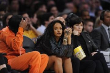 Rihanna en un Cleveland Cavaliers-Los Angeles Lakers.