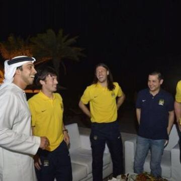 Sheik Mansour Bin Al-Nahyan con Silva y Demichelis.