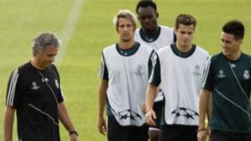 PREOCUPADOS. Los aficionados del conjunto blanco están muy preocupados con la deriva del equipo.