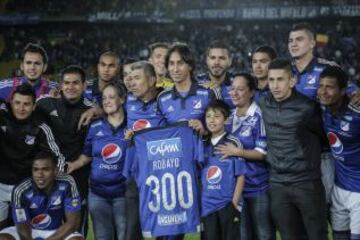 Robayo completó 300 partidos en liga con Millonarios. Fue homenajeado por el club.