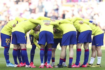 Messi arenga al grupo antes del inicio del encuentro. 